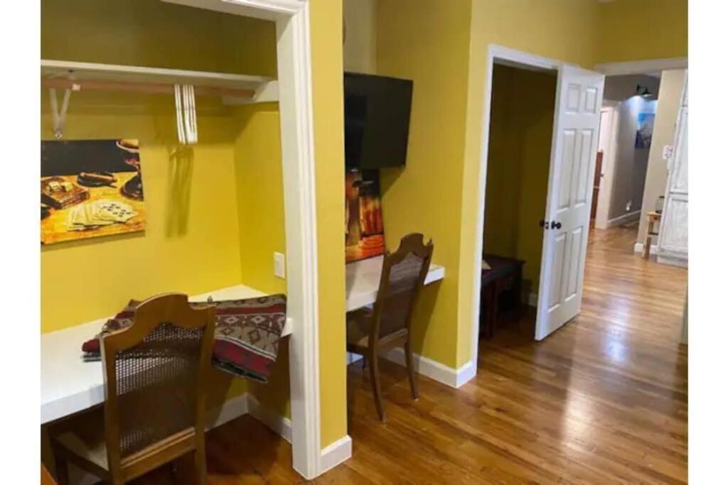 Stockyards!-1 Block Away ! Cowboy Cottage Sleeps 9 Fort Worth Extérieur photo